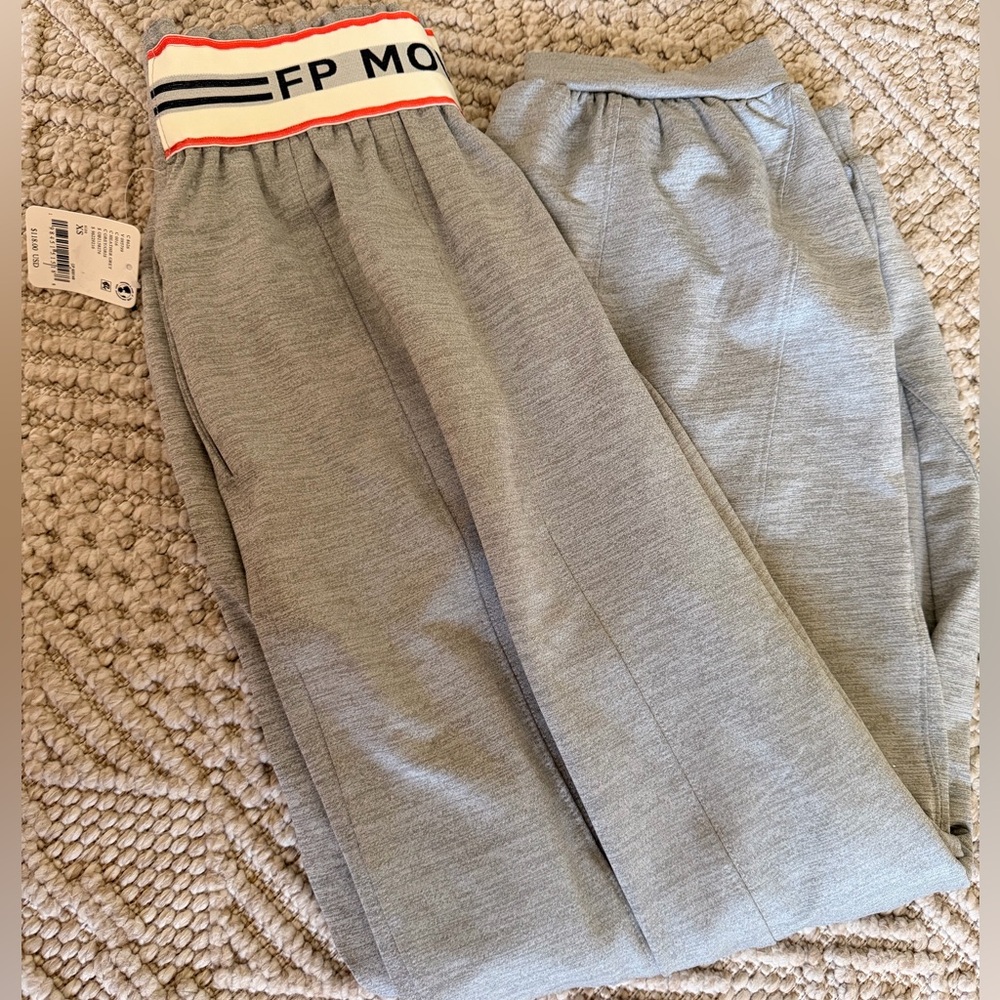 NWT Free People Movement Jumpstart Joggers in Heather grey - Picture 12 of 14